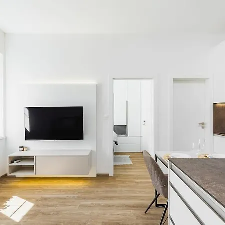 Apartment Stylish Next To President Palace *