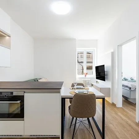 Stylish Next To President Palace アパート