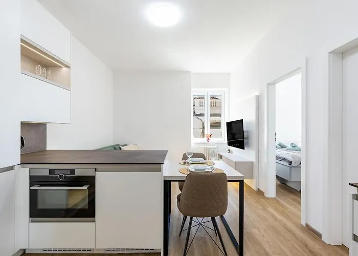 Stylish Next To President Palace Apartman